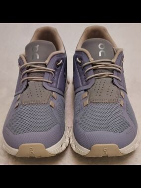 On Cloud 5 Womens Size 8 Purple White Athletic Running Walking Shoes Sneakers